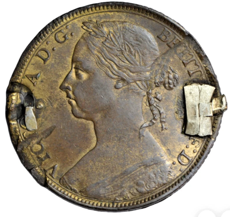British tokens, Victoria, bun penny c. 1890s, engraved as a love token, two birds in a tree