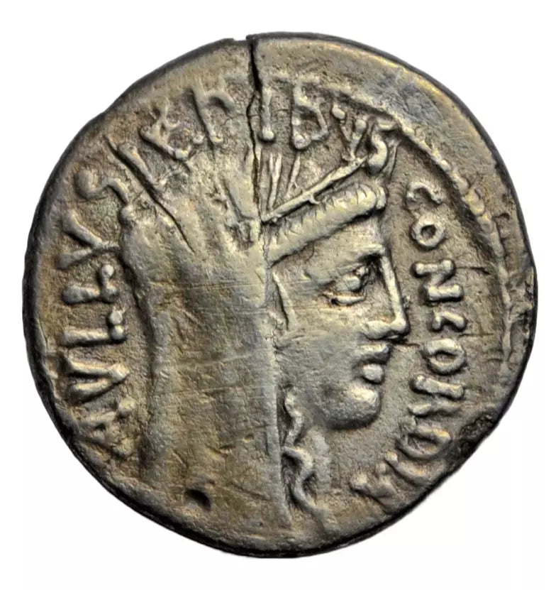 Roman Republican, L. Aemilius Lepidus Paullus, AR denarius 62 BC, Perseus of Macedon as a captive